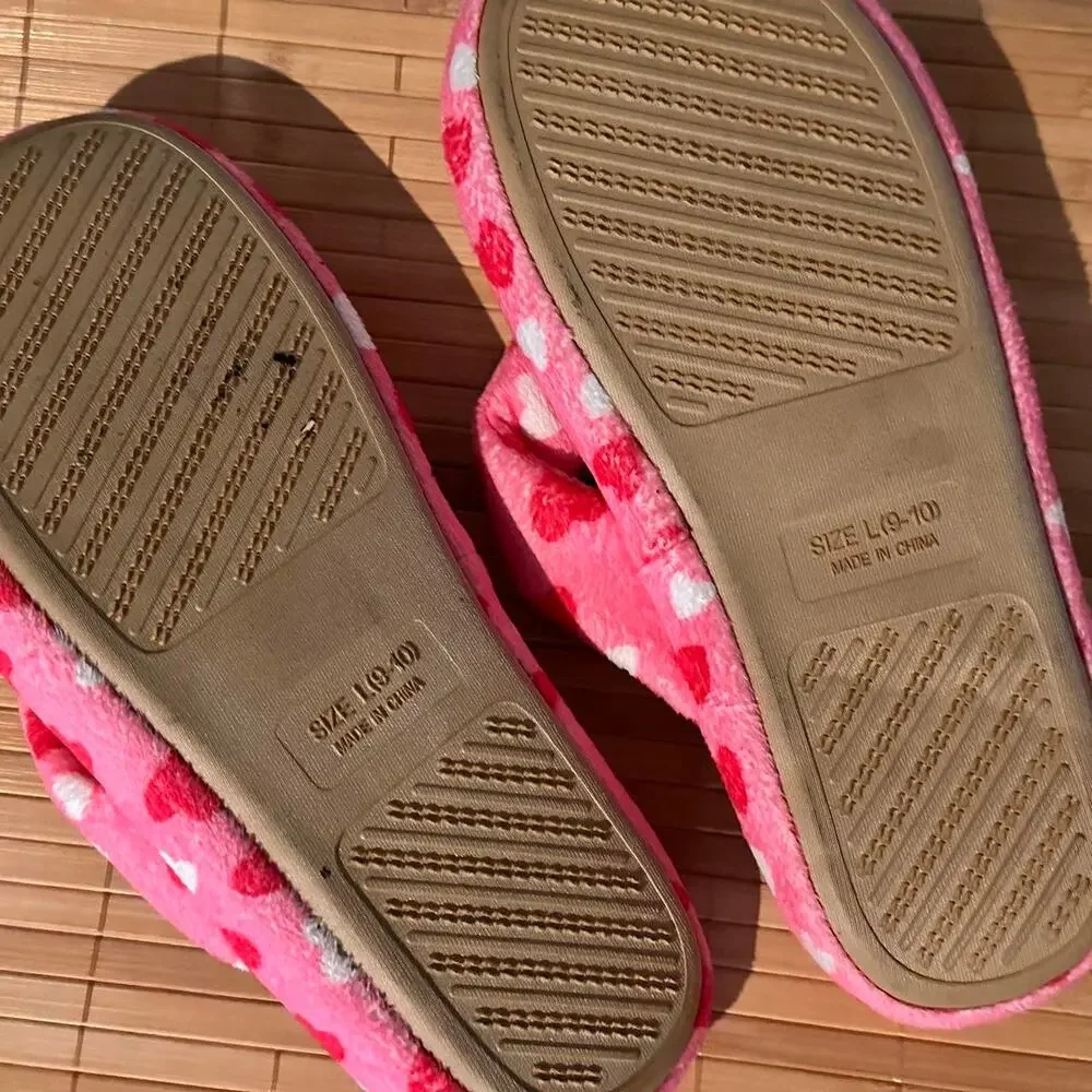 Hello Kitty Size Large 7-10 Sandals - Picture 3 of 3